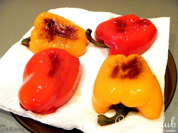 Перцы, фаршированные творожным сыром с ароматными травами