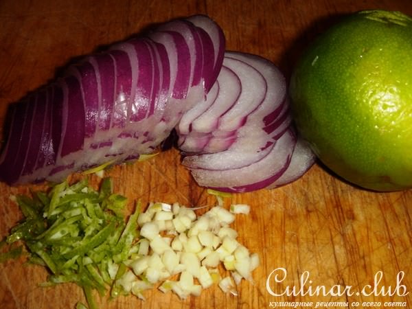 Салат "Морской" под соусом карри