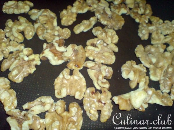 Икра из запечённых красных перцев с орехами