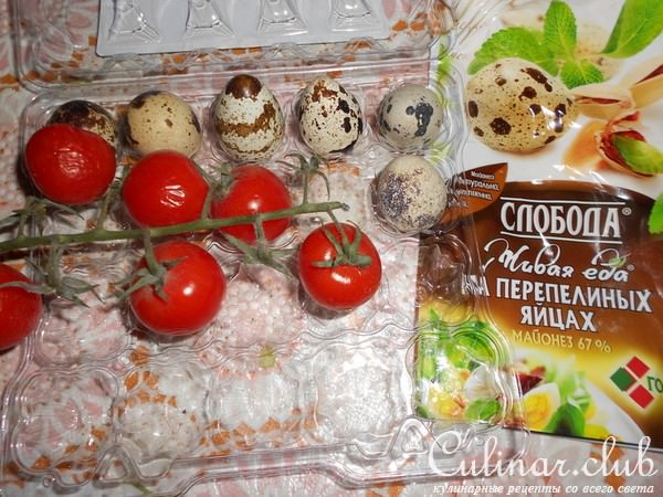Грибочки из перепелиных яиц на шпажках