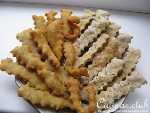 Палочки из сырого картофеля, жареные и печёные