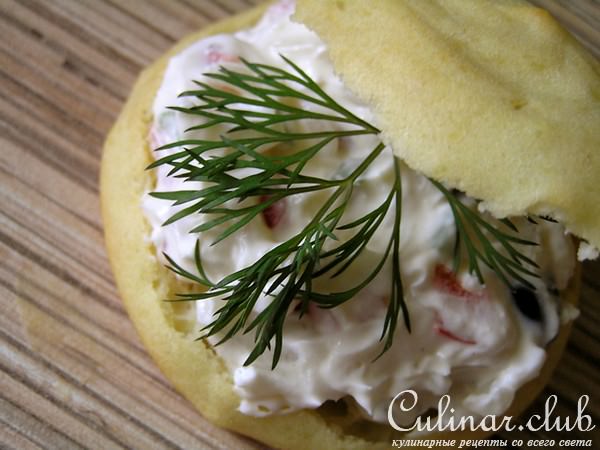 Картофельные эклеры с творожным сыром, рисом, овощами и зеленью