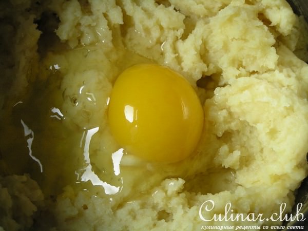 Картофельные эклеры с творожным сыром, рисом, овощами и зеленью