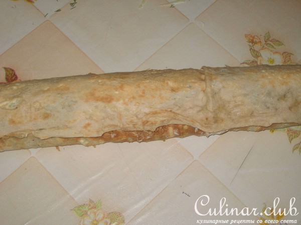 Рулет из лаваша с крабовыми палочками.