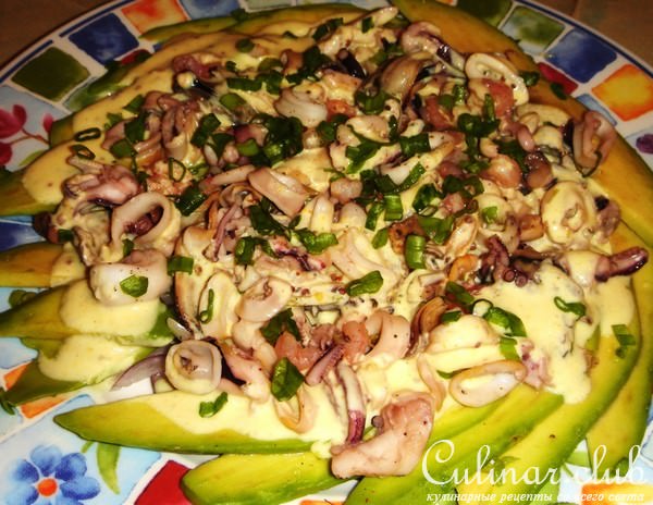 Салат "Морской" под соусом карри