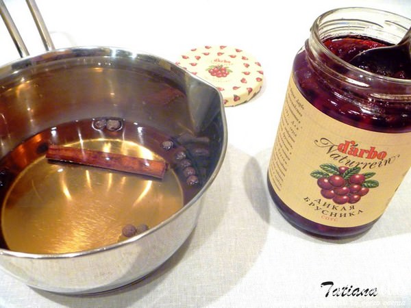Печень куриная в бруснично-винном желе