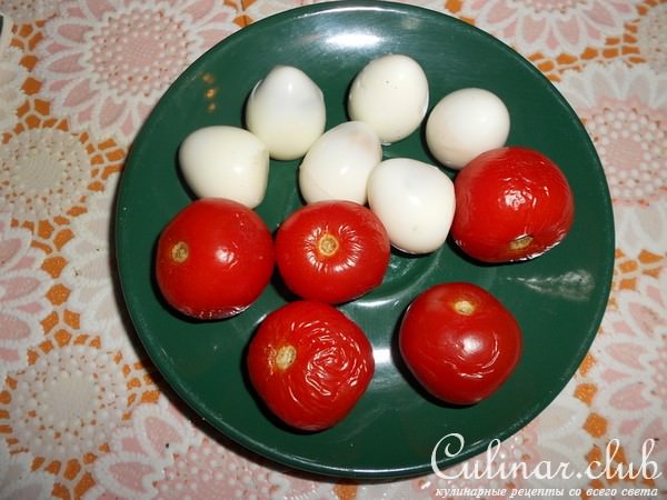 Грибочки из перепелиных яиц на шпажках