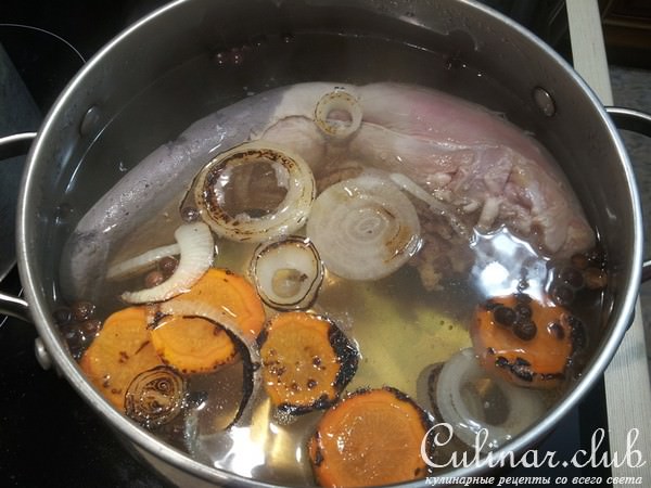 Паштет из языка с зелёным горошком и майораном .