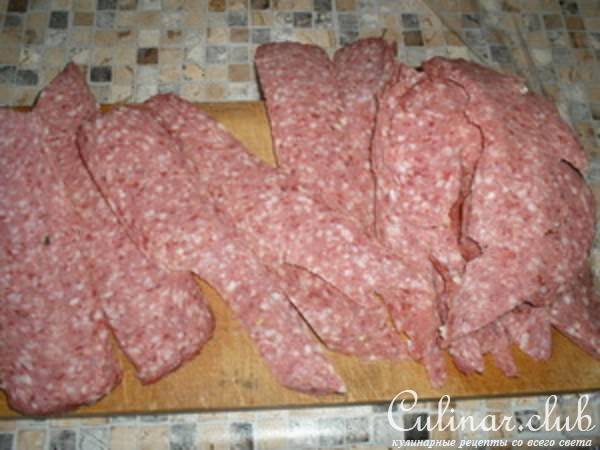 Колбасно-сырный рулетик
