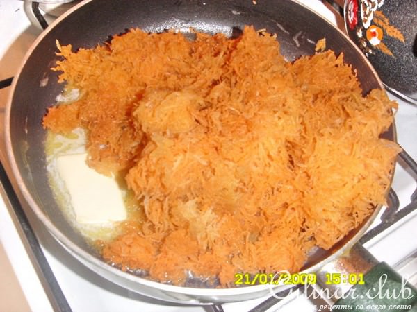Морковный рулет с нежной начинкой 