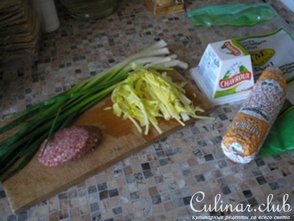 Колбасно-сырный рулетик