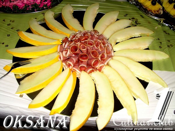 Украшение "Роза из сырокопчёной Ветчины"