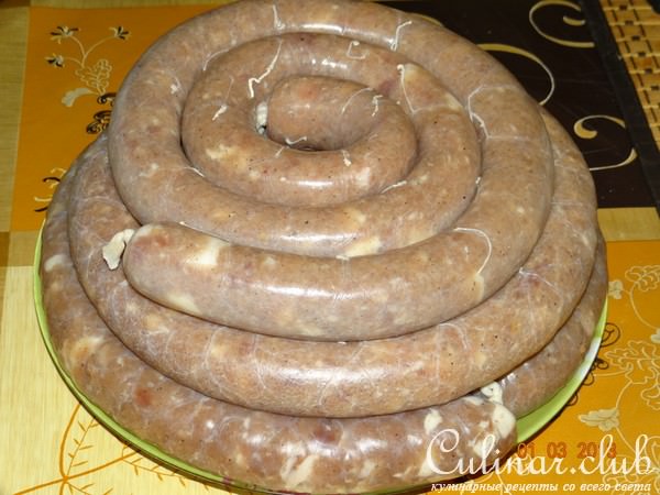 Нежная и ароматная домашняя колбаска