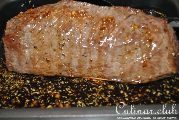 Праздничный салат с ростбифом, сыром и свежими овощами
