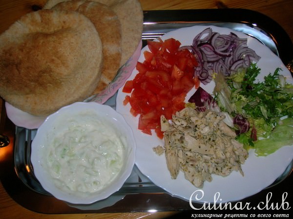 Цыпленок сувлаки ( в качестве перекуса)