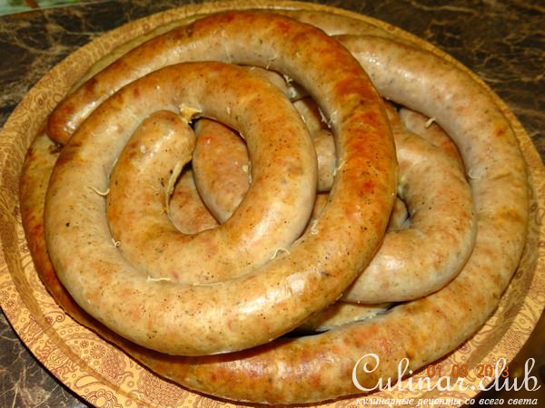 Нежная и ароматная домашняя колбаска