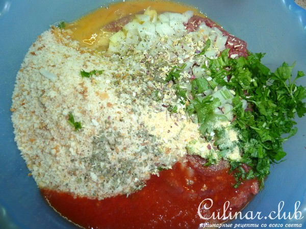 Мясное "полено" для торжественных случаев с вялеными помидорами, моцареллой и клюквой