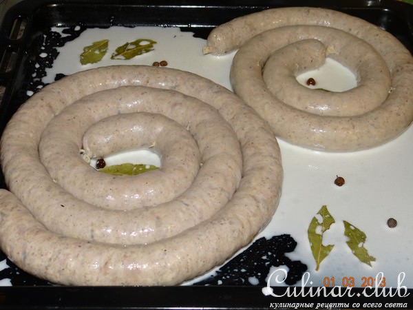 Нежная и ароматная домашняя колбаска