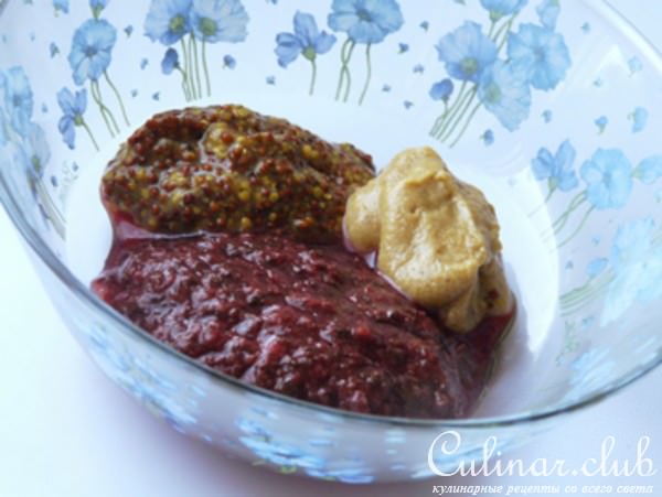 Рулет из рульки в маринаде из ткемали и горчицы, запеченный в духовке