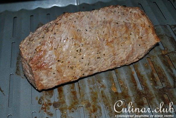 Праздничный салат с ростбифом, сыром и свежими овощами