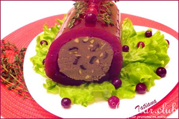 Паштет из куриной печени с вяленой клюквой и фисташками в клюквенном желе