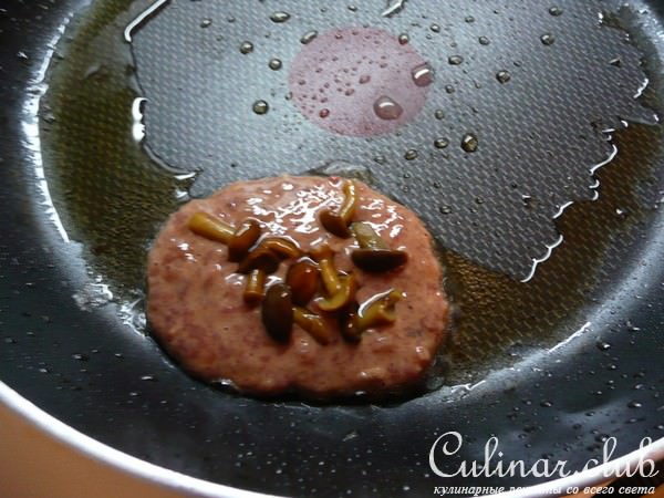 Битки из куриной печени с грибами