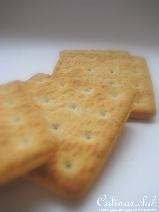 Канапе с куриным паштетом и лимонным желе.