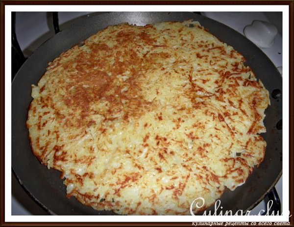 Овощной закусочный торт с творожно-чесночным кремом.