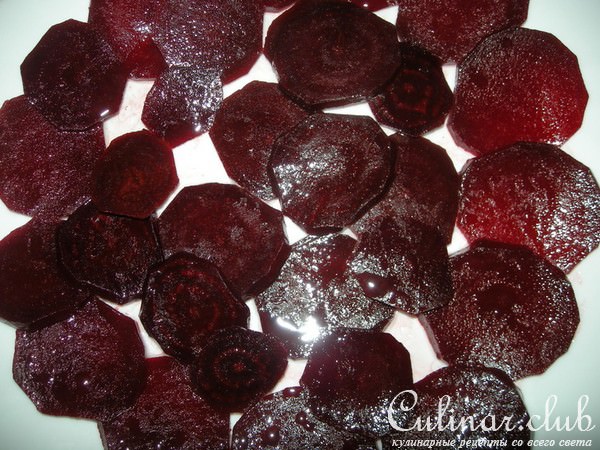 Салат из селедки и свеклы под апельсиновым соусом