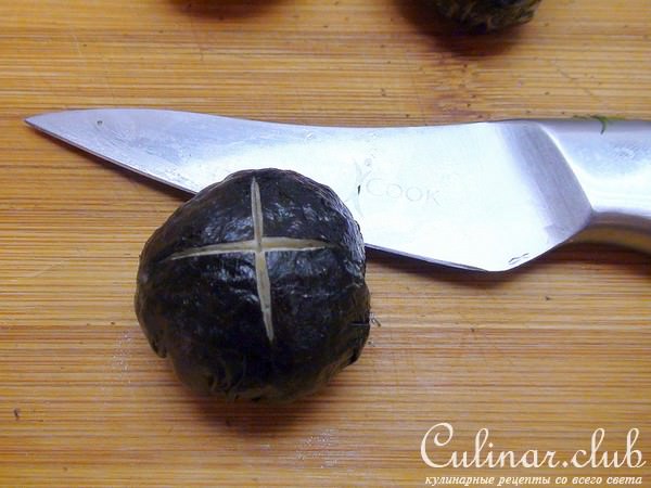 Суши-гранат с тобико и японским омлетом. Дзакуро-дзуси.
