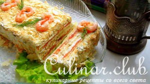 Закусочный торт «Наполеон» с подкопченной сёмгой, печенью трески и икрой селёдки