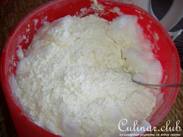 Лимонный кекс с черной смородиной