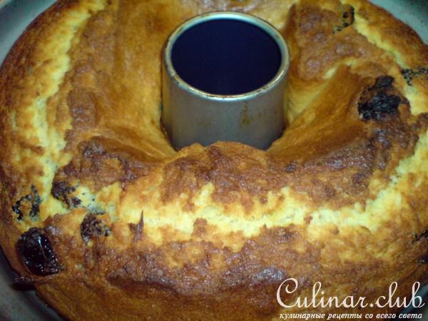 Кекс с сахарной корочкой,творогом и вялеными вишнями 