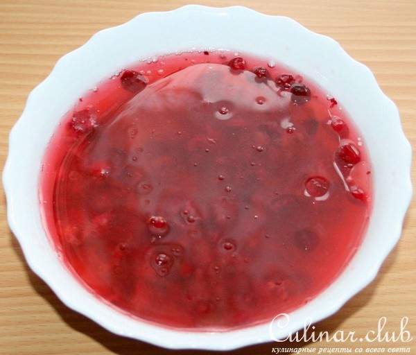 Овсяные маффины с клюквой и клюквенным соусом