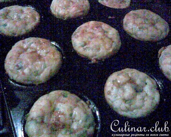 Закусочные сырные маффины с чесночно-копченой ноткой