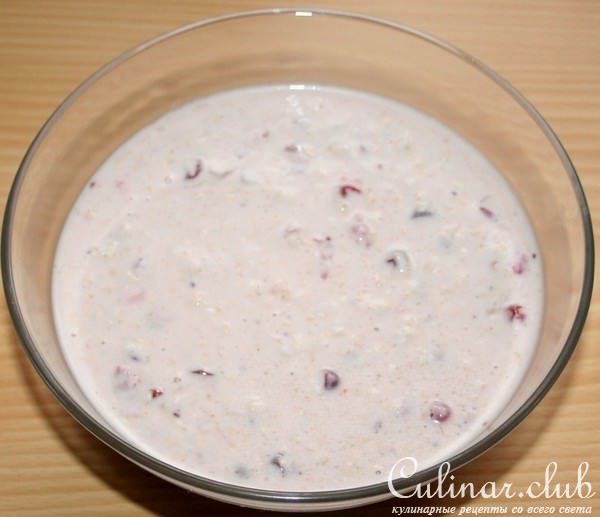 Овсяные маффины с клюквой и клюквенным соусом