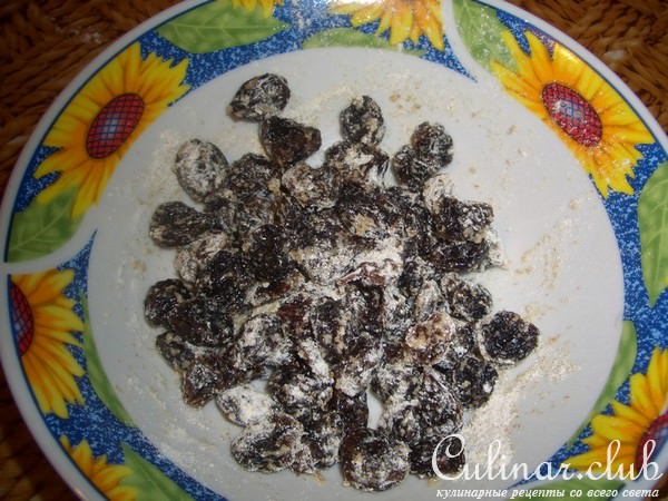 Ржаные маффины с изюмом