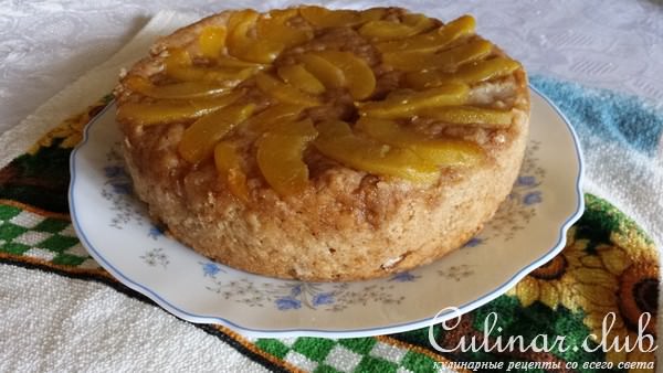 Цельнозерновой пирог с персиками на завтрак