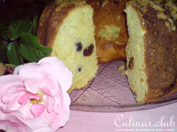 Кекс с сахарной корочкой,творогом и вялеными вишнями 