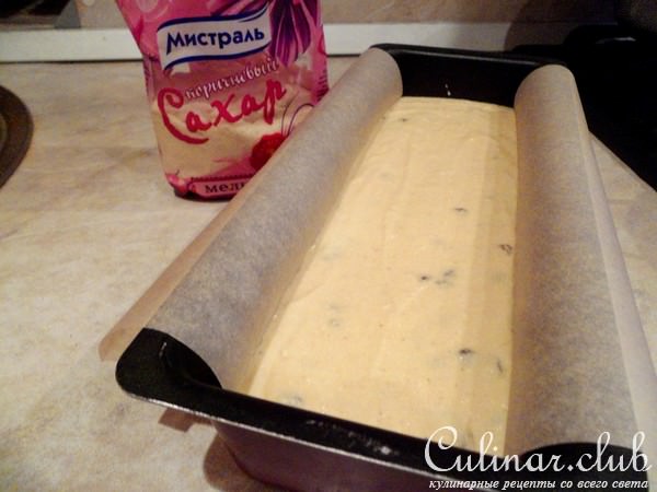 Манник на простокваше с изюмом и лимонной пропиткой