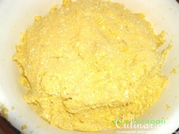 кексы из кукурузной муки с изюмом 