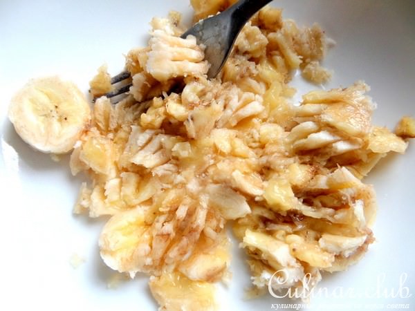 Кексы-маннички с бананом и сырочками