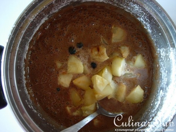 Кекс шоколадный с черной смородиной и "медовыми" яблоками.