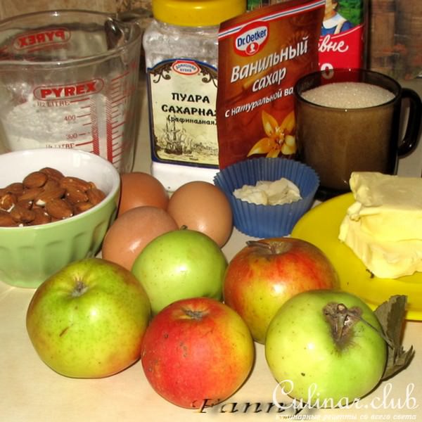 Яблочный кекс с миндалем