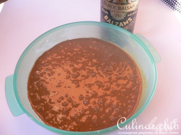 Кофейный кекс с шоколадом и бальзамом.