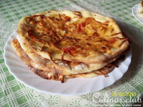 лепешки луковые