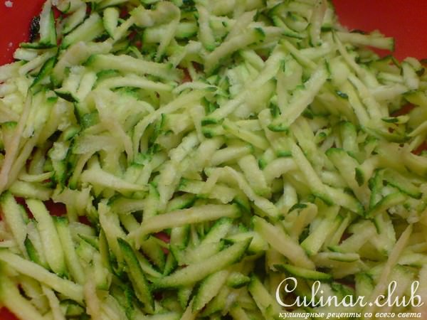 Сырные пирожки с цуккини,зелёным лучком и...сыром!
