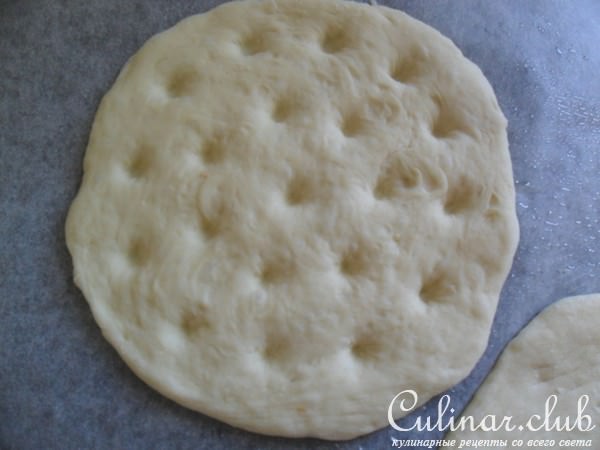 Факачча с чесночным маслом