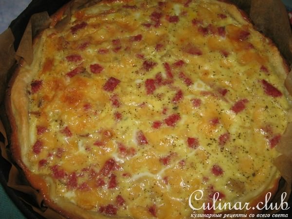 Киш с рисом и салями.