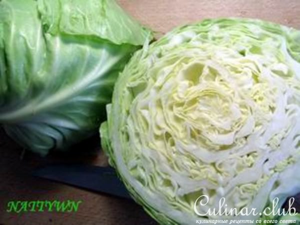 Открытый пирог с молодой капустой.